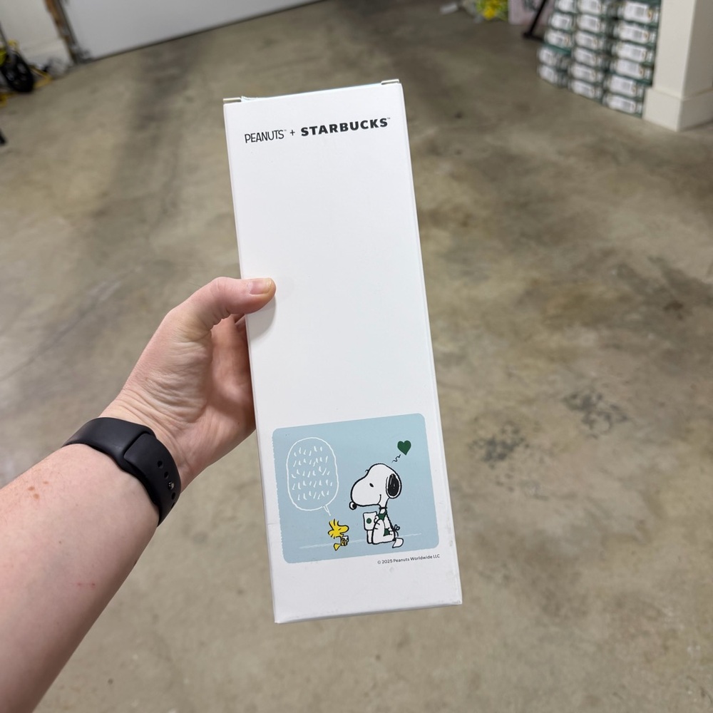 NWT Peanuts x Starbucks 24oz Plastic Cold Cup Snoopy